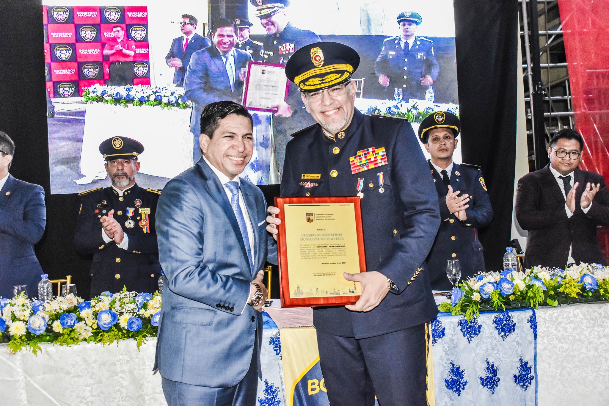 Se llevo a cabo la sesión solemne por la celebración del Día del Bombero Ecuatoriano y por los 156 años de creación del Cuerpo de Bomberos Municipal de Machala. Al acto asistieron autoridades municipales como el Ing. Darío Macas, alcalde de la ciudad, concejales urbanos y rural; el Crnl. (B). Javier Astudillo, Mgs. Pablo Bastidas, Abg. Christian Cabrera, jefes, comandantes, personal operativo y administrativo, por parte de la entidad bomberil; el Abg. Luis Gaibor y el Dr. Cristhian Cabrera Gía, como miembros del Consejo de Administración y Planificación de Bomberos Machala.