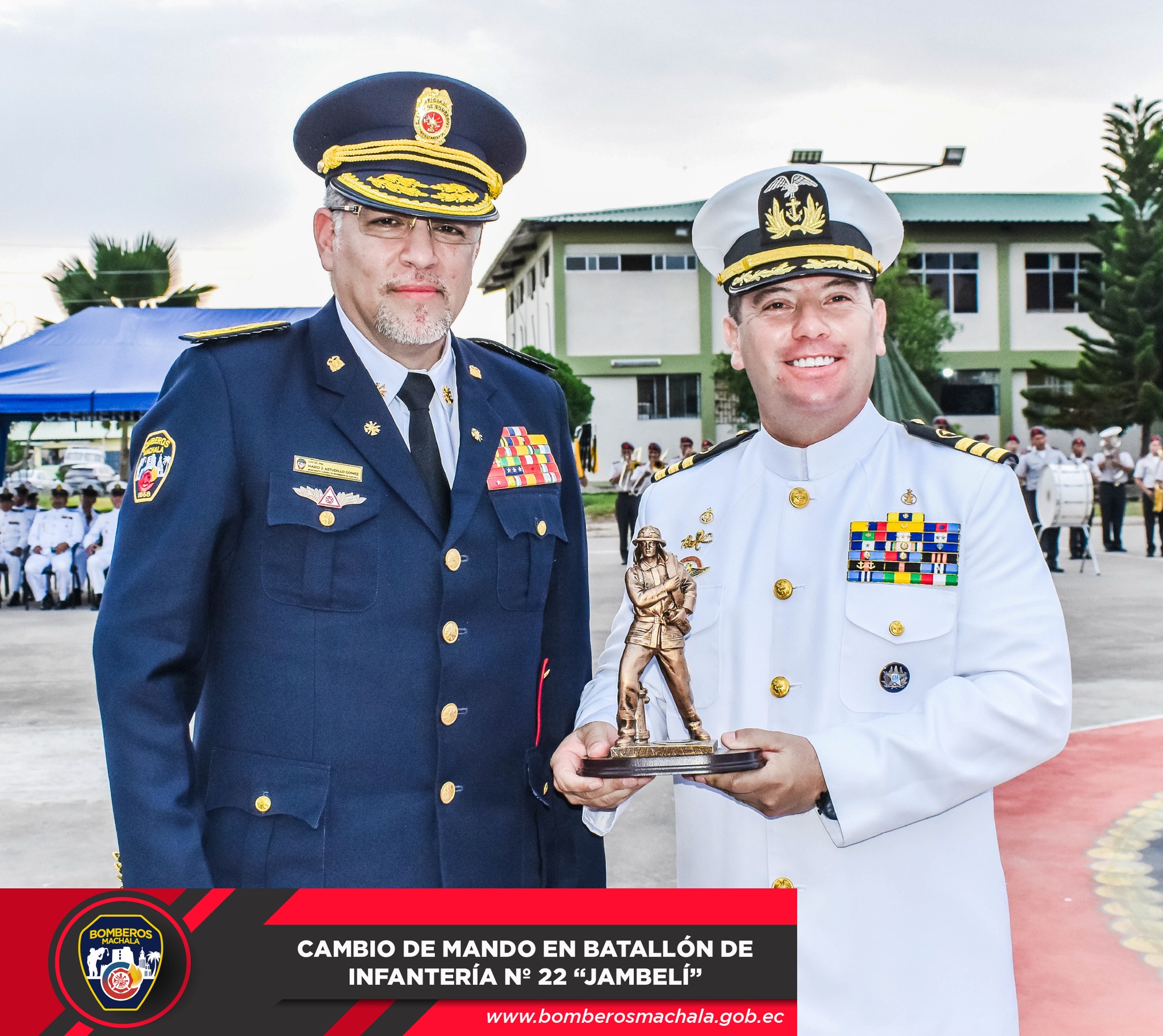 En una ceremonia emotiva para los miembros del Batallón de Infantería de Marina Nº 22 “Jambelí” y familiares de los comandantes entrante y saliente, se efectuó el cambio de mando de ese grupo militar acantonado en la parroquia Puerto Bolívar.